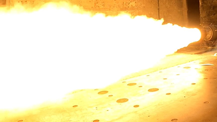 Raytheon and Northrop Grumman successfully test solid rocket motor 